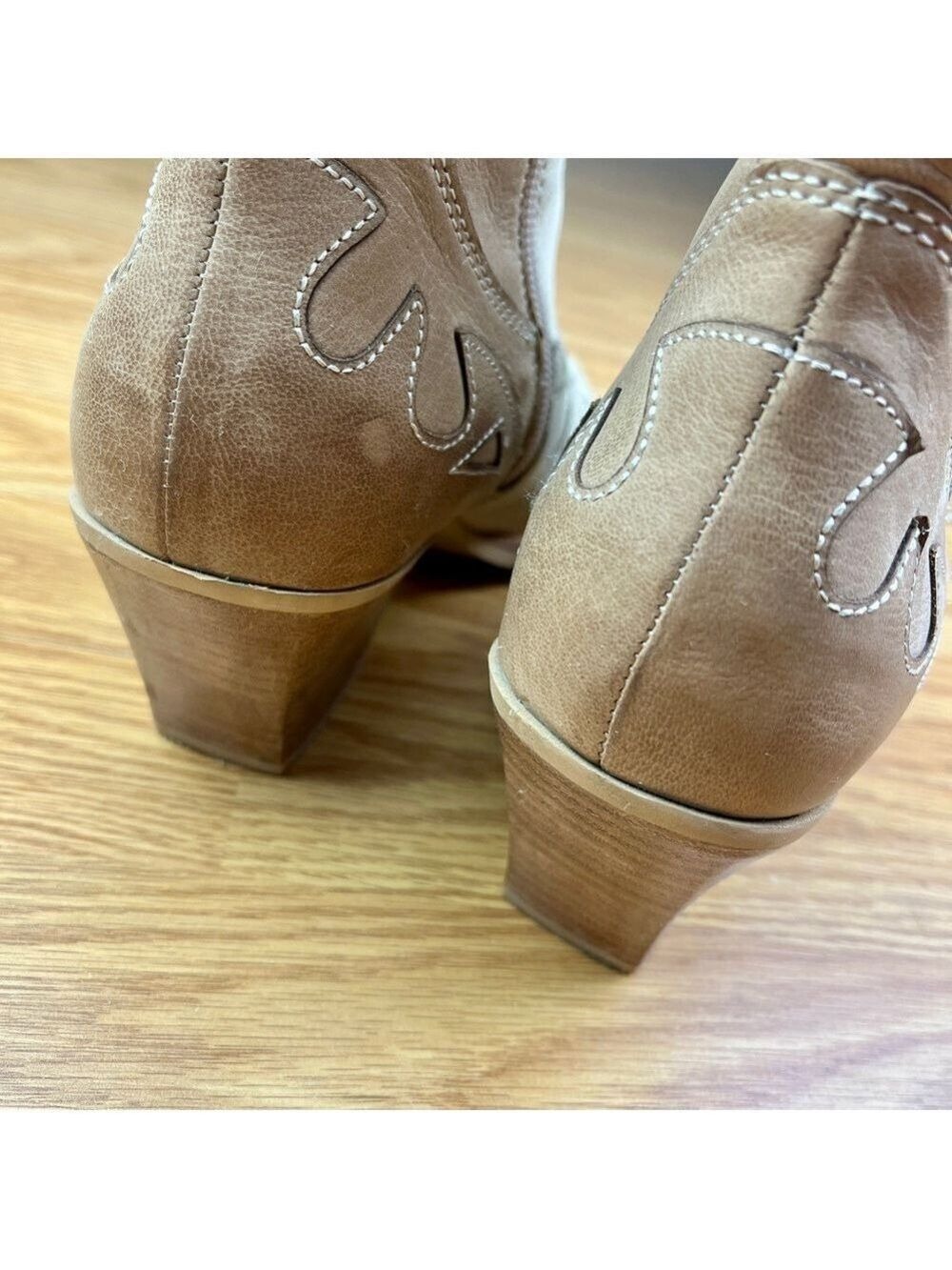 Like New Dolce Vita Ramson Cream Tan Leather Western Cowgirl Short Boots 8.5 - Picture 8 of 10